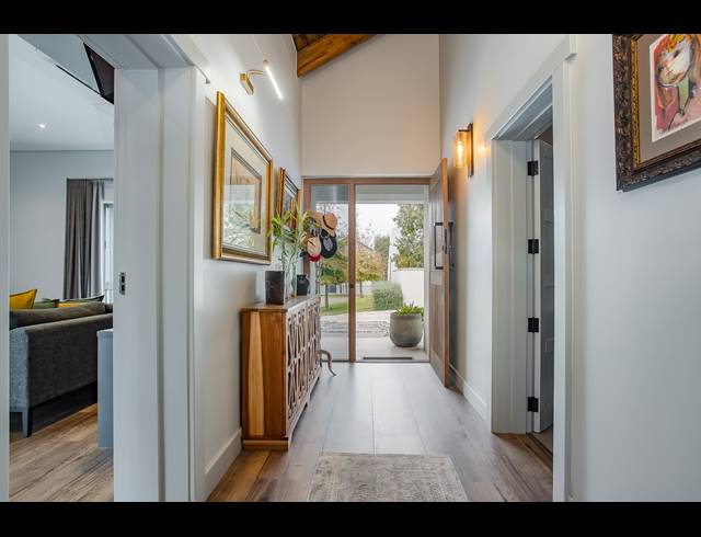 4 BEDROOM FREEHOLD FOR SALE IN LEMOENKLOOF